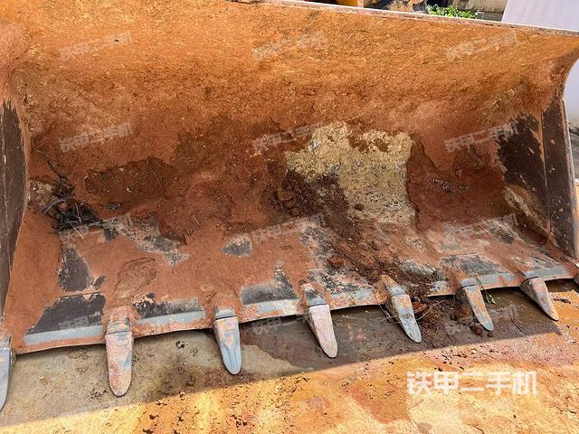 工作裝置整體(整機(jī)外觀及大件) 工作裝置整體(整機(jī)外觀及大件)