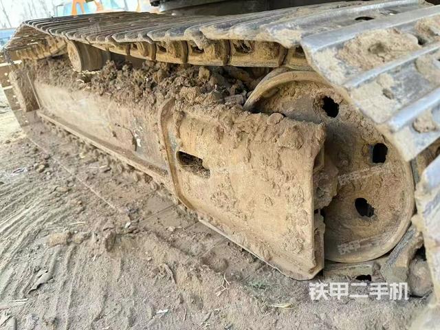 單側(cè)履帶整體（整機(jī)外觀）