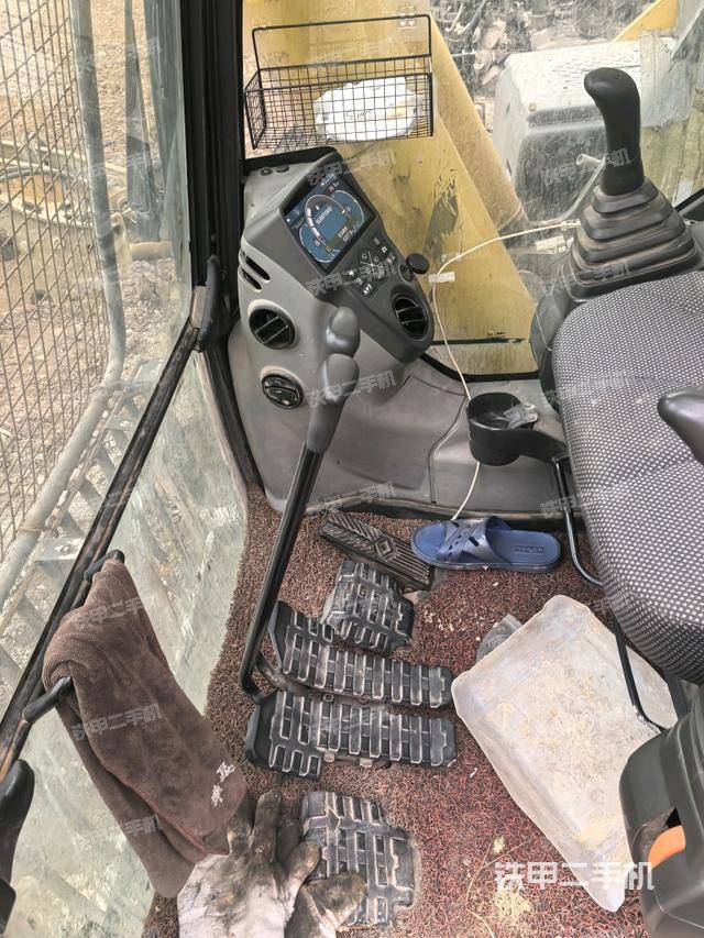 左后方玻璃角標(biāo)(駕駛室部分) 左后方玻璃角標(biāo)(駕駛室部分)