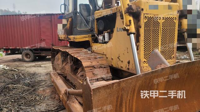 整机右侧（设备外观及核心部件）