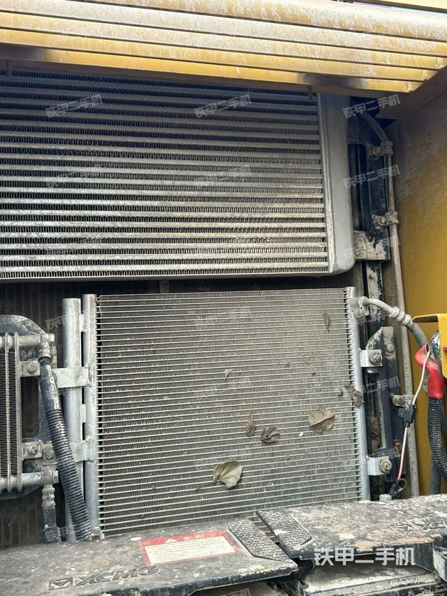 散熱器正面（大件艙室）