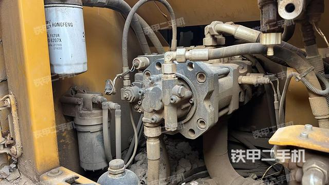 液壓泵斜45?右（大件艙室）