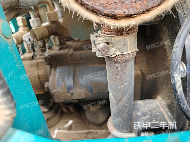 液壓泵艙室正面整體（整機(jī)外觀）