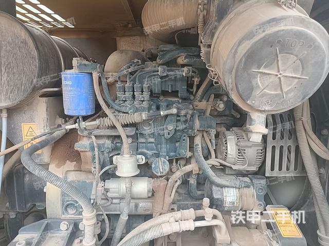 發(fā)動機整體俯視(整機外觀) 發(fā)動機整體俯視(整機外觀)