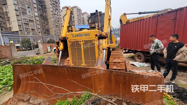 整机左侧（设备外观及核心部件）