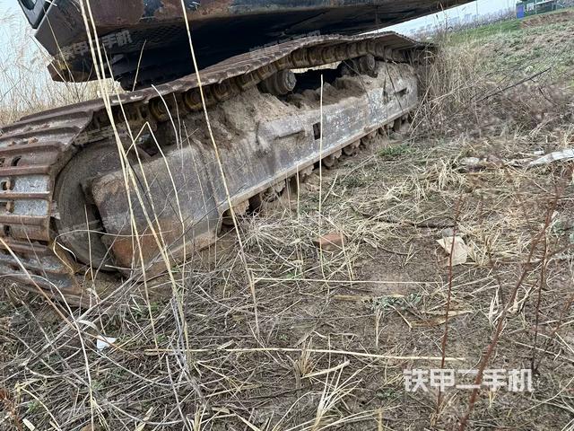 住友SH240-6挖掘机的设备实拍-第3张实拍照片