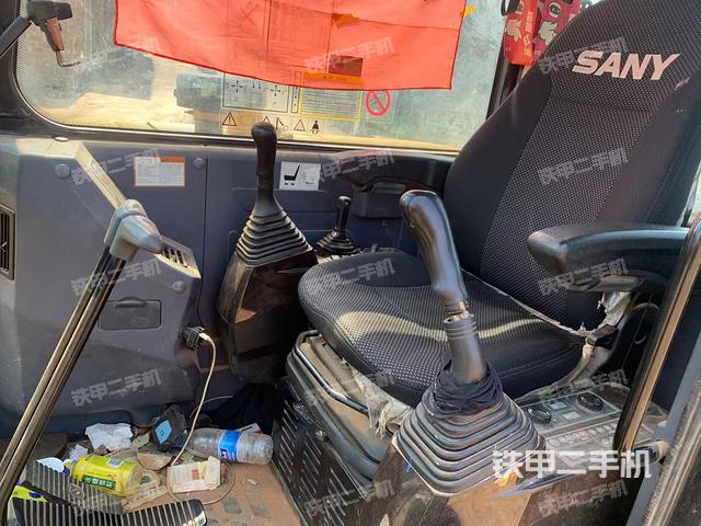 駕駛室整體（整機(jī)外觀）