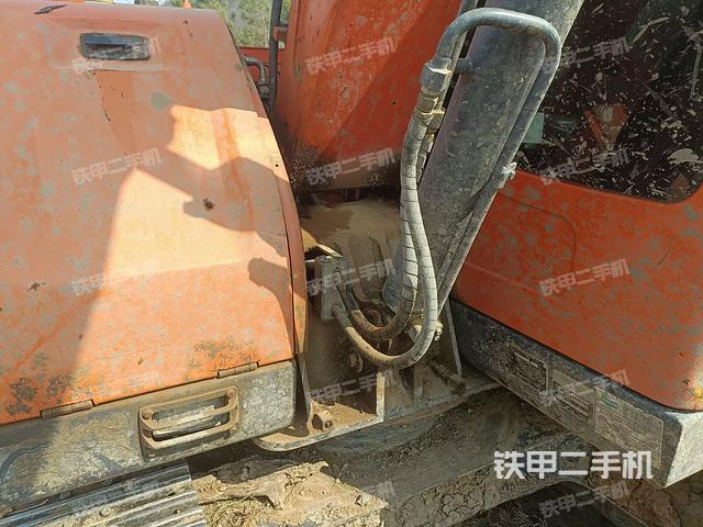 大臂根部?斜（工作和回轉(zhuǎn)裝置）