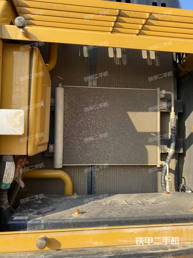 散熱器正面（大件艙室）