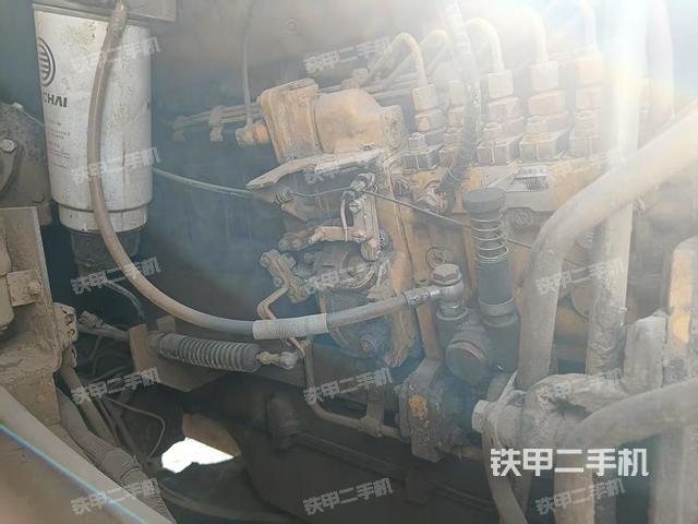 發(fā)動(dòng)機(jī)右側(cè)(整機(jī)外觀及大件) 發(fā)動(dòng)機(jī)右側(cè)(整機(jī)外觀及大件)