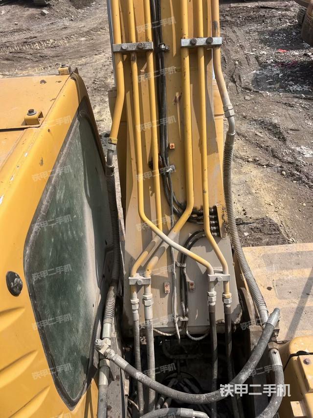 駕駛室頂部（整機(jī)外觀）