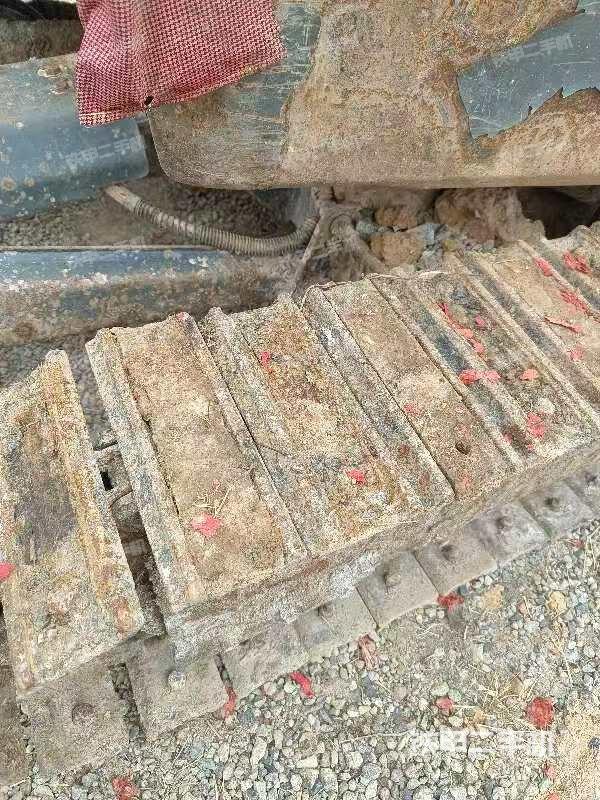 單側(cè)履帶整體（整機(jī)外觀）