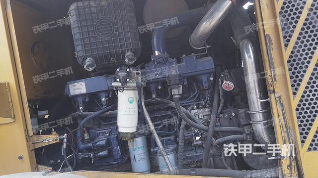 發(fā)動(dòng)機(jī)左側(cè)（整機(jī)外觀及大件）