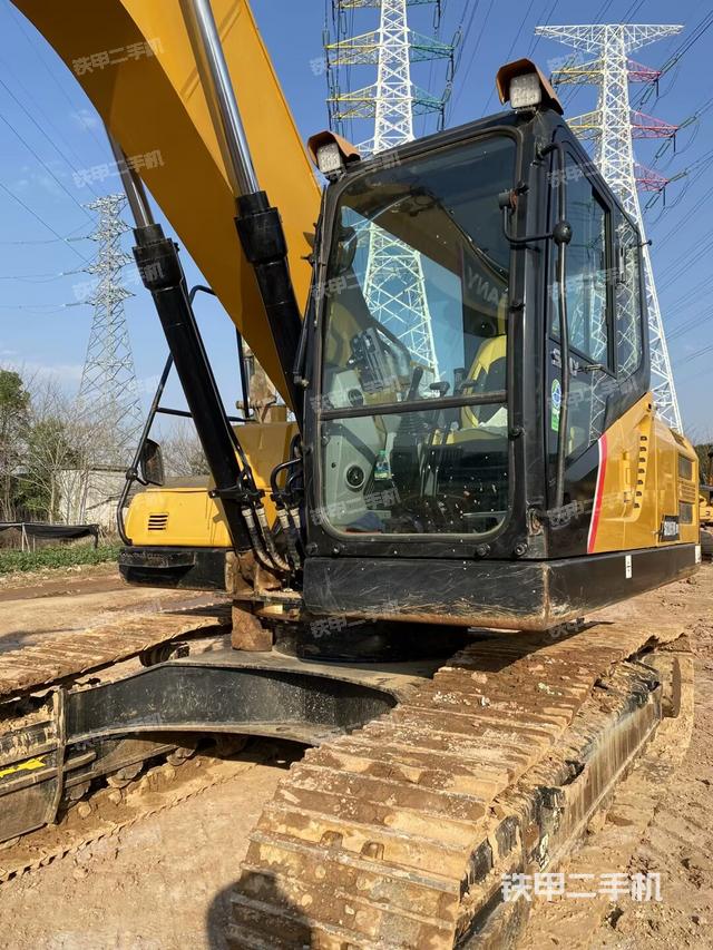 大臂油缸整體?豎拍（工作和回轉(zhuǎn)裝置）