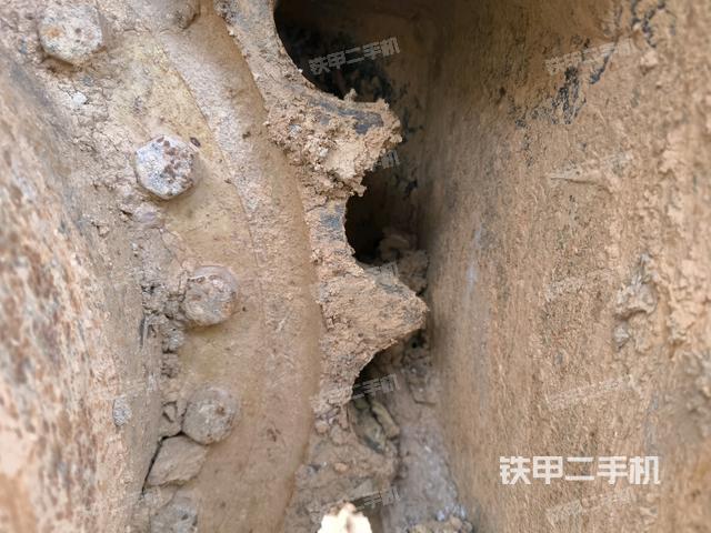 左側(cè)行走馬達(dá)蓋板（行走機(jī)構(gòu)）