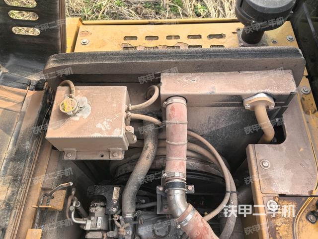 氣門室蓋螺絲特寫(上車部件) 氣門室蓋螺絲特寫(上車部件)
