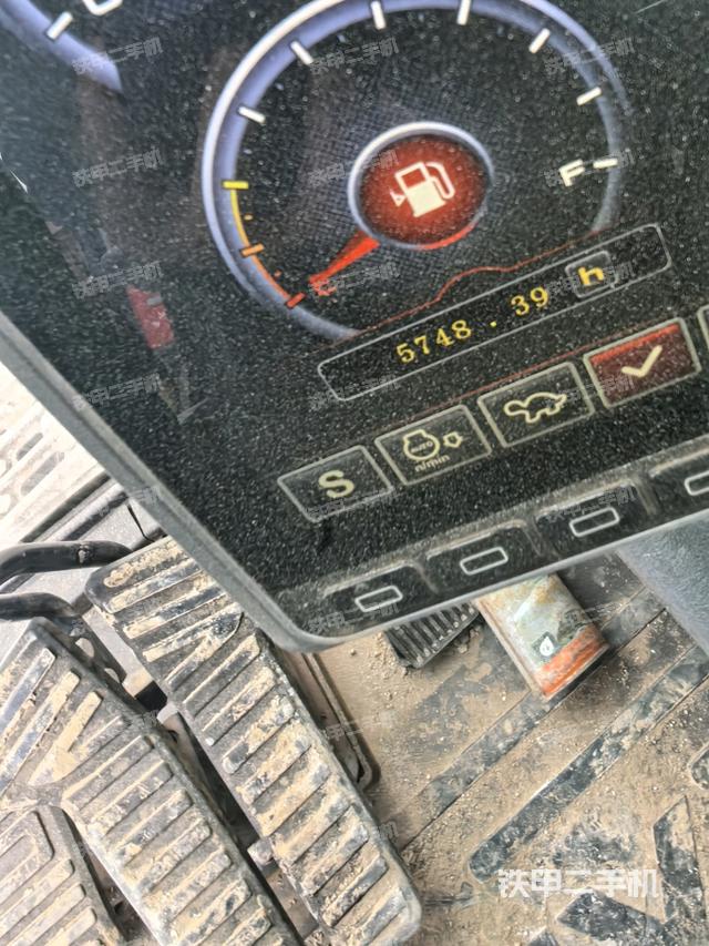 駕駛室左后45度(駕駛室部分) 駕駛室左后45度(駕駛室部分)