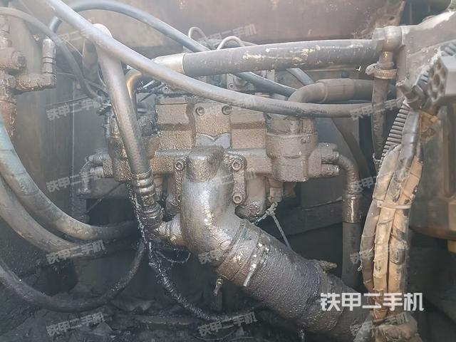 液壓泵斜45?右(大件艙室) 液壓泵斜45?右(大件艙室)