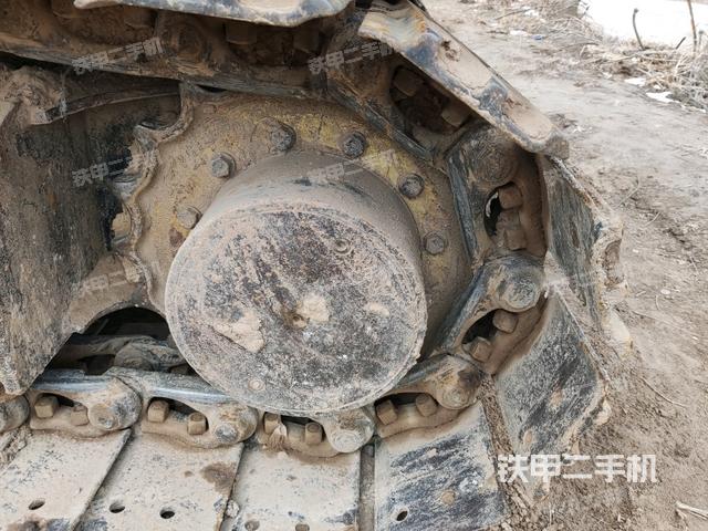 右驅(qū)動輪（行走機(jī)構(gòu)）