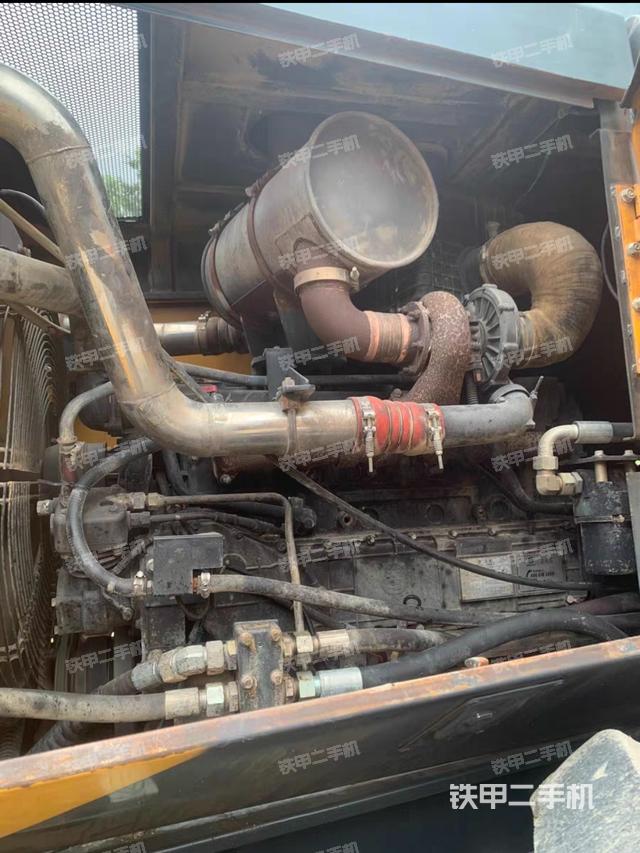 發(fā)動機左側（整機外觀及大件）