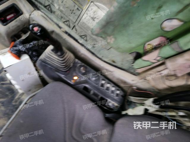 座椅右側(cè)控制臺/鑰匙門/油門/含右手柄（駕駛室部分）