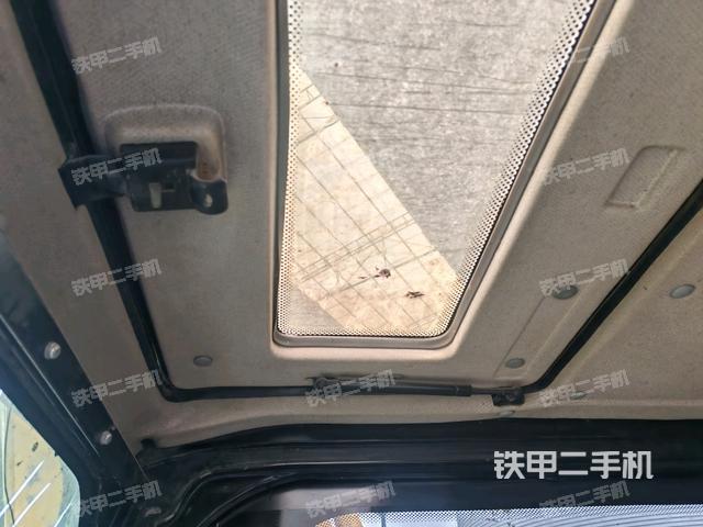 左后方玻璃角標(駕駛室部分) 左后方玻璃角標(駕駛室部分)