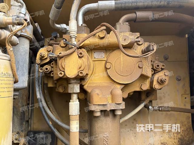 液壓泵斜45?左(大件艙室) 液壓泵斜45?左(大件艙室)
