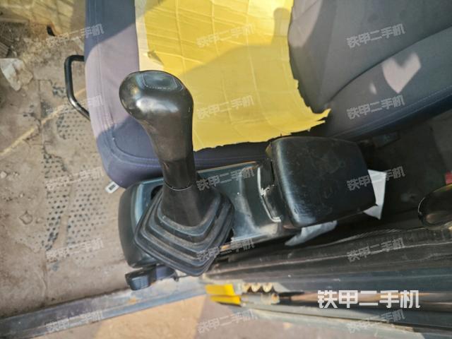 座椅左側控制臺/音響/含左手柄（駕駛室部分）