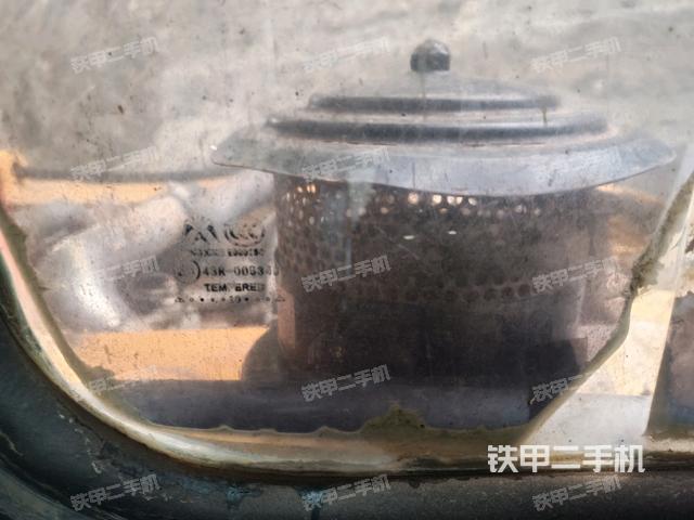 右側(cè)玻璃角標(駕駛室部分) 右側(cè)玻璃角標(駕駛室部分)