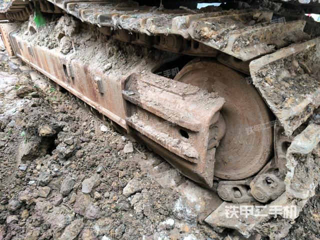 左側(cè)履帶整體?（行走機構(gòu)）