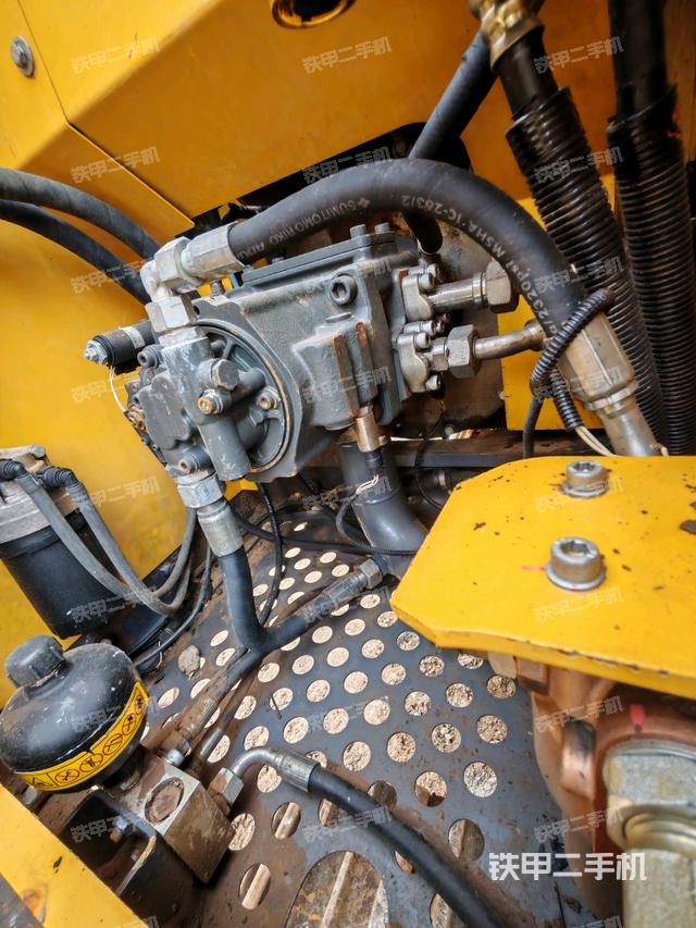 液壓泵斜45?左（大件艙室）