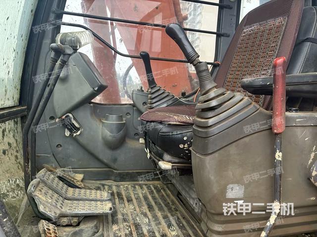 座椅左側(cè)控制臺(tái)/音響/含左手柄（駕駛室部分）