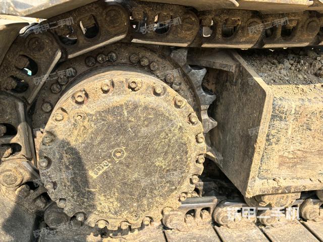 右驅(qū)動(dòng)輪（行走機(jī)構(gòu)）