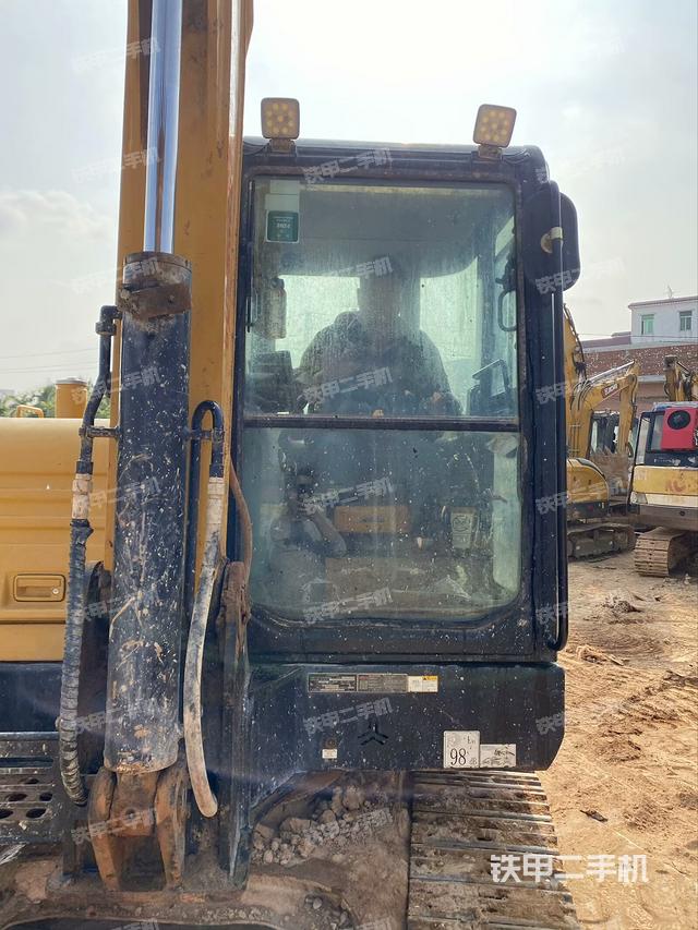 駕駛室整體（整機(jī)外觀）