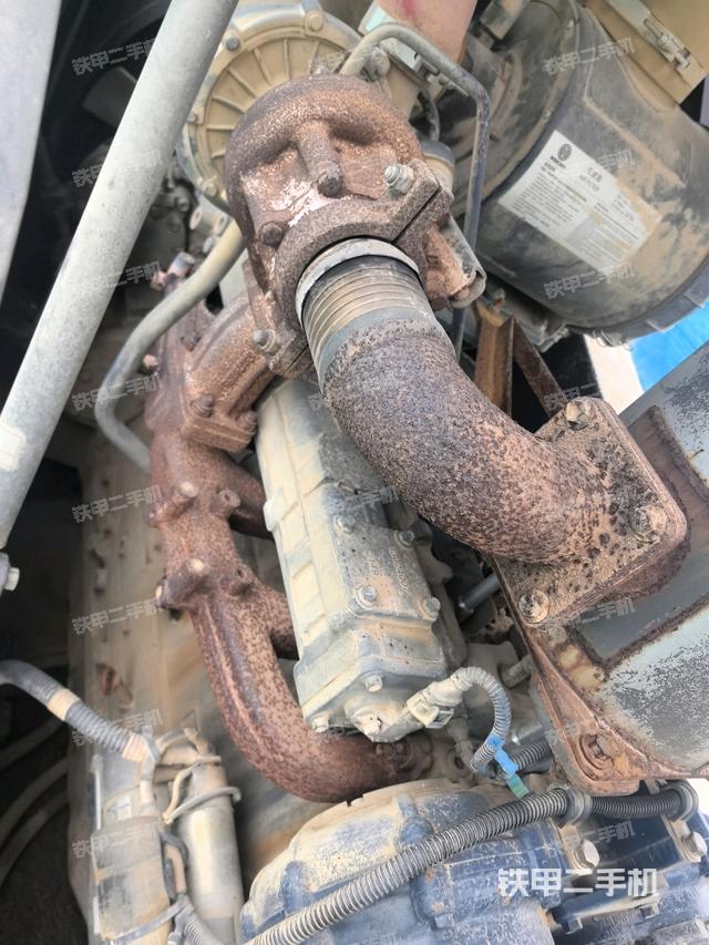 發(fā)動機艙全景（壓路機發(fā)動機艙）