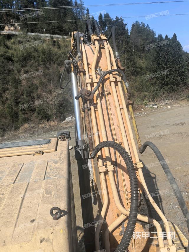 大臂背部俯視(工作和回轉(zhuǎn)裝置) 大臂背部俯視(工作和回轉(zhuǎn)裝置)