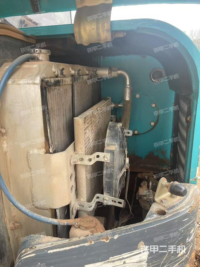 駕駛室整體（整機(jī)外觀）