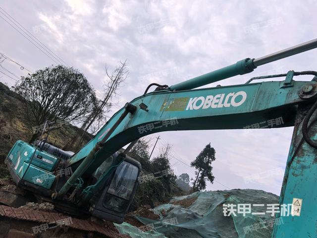 大臂油缸整體?豎拍(工作和回轉(zhuǎn)裝置) 大臂油缸整體?豎拍(工作和回轉(zhuǎn)裝置)