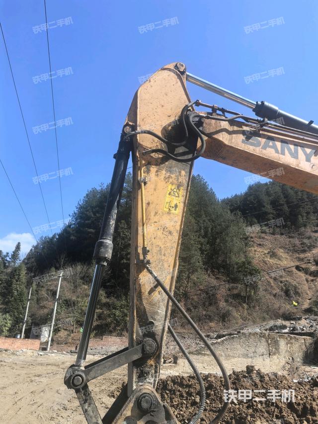 小臂整體左后(工作和回轉(zhuǎn)裝置) 小臂整體左后(工作和回轉(zhuǎn)裝置)