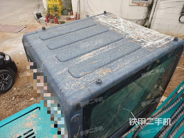 驾驶室顶部（整机外观）