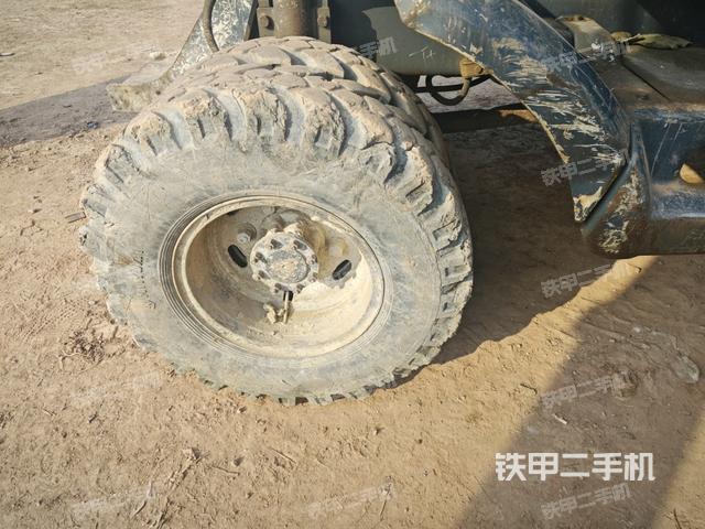 右驅動輪（行走機構）