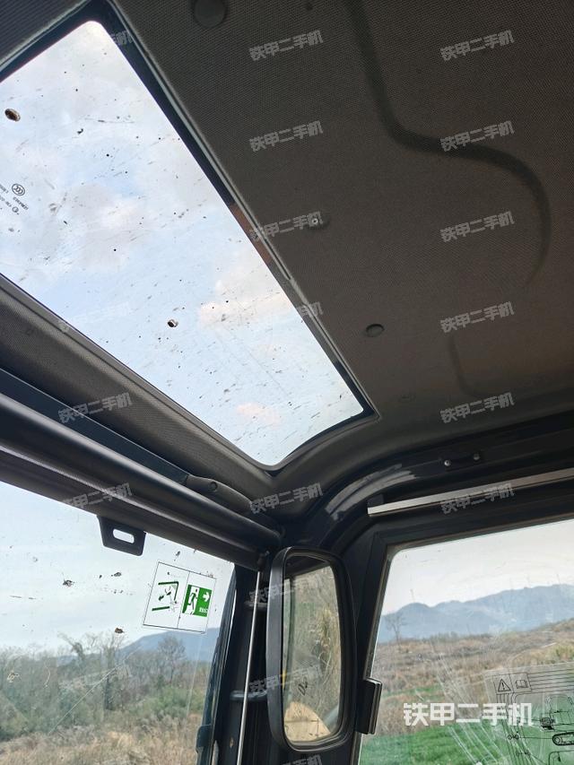 頂棚整體(駕駛室部分) 頂棚整體(駕駛室部分)