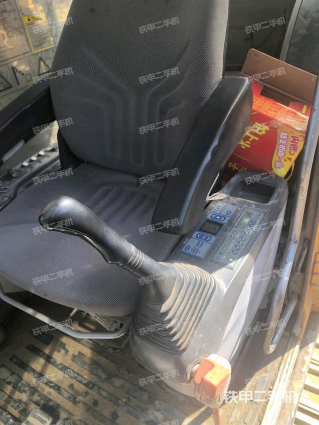 座椅左側(cè)控制臺(tái)/音響/含左手柄(駕駛室部分) 座椅左側(cè)控制臺(tái)/音響/含左手柄(駕駛室部分)