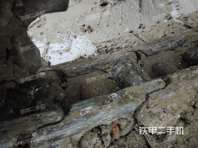 右驅(qū)動(dòng)輪（行走機(jī)構(gòu)）