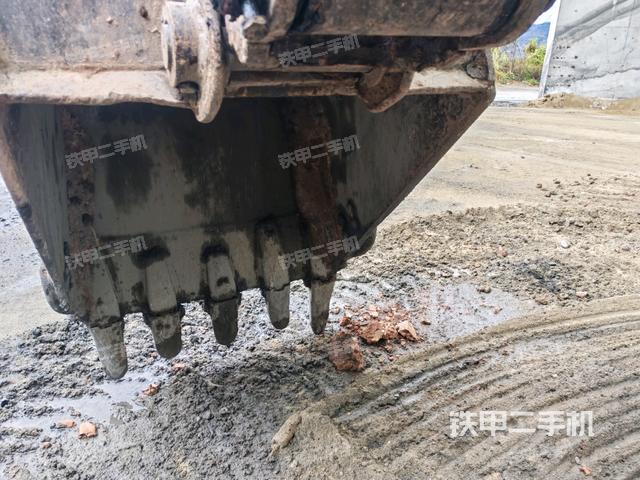 大臂油缸整體?豎拍(工作和回轉(zhuǎn)裝置) 大臂油缸整體?豎拍(工作和回轉(zhuǎn)裝置)