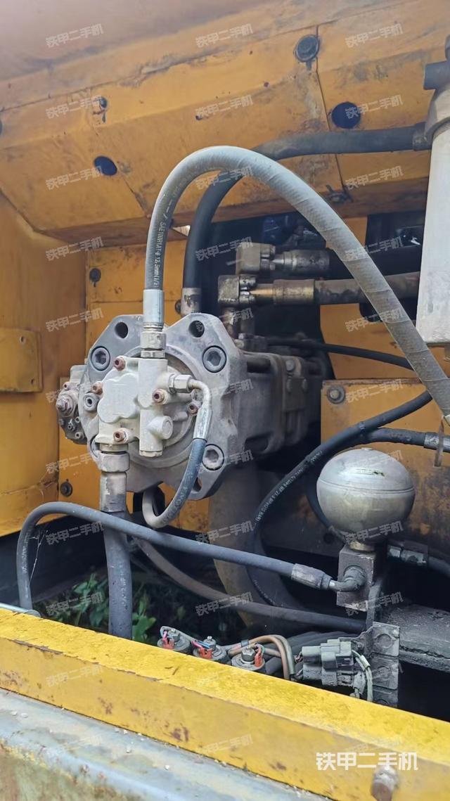 整機(jī)右后45°(整機(jī)外觀) 整機(jī)右后45°(整機(jī)外觀)