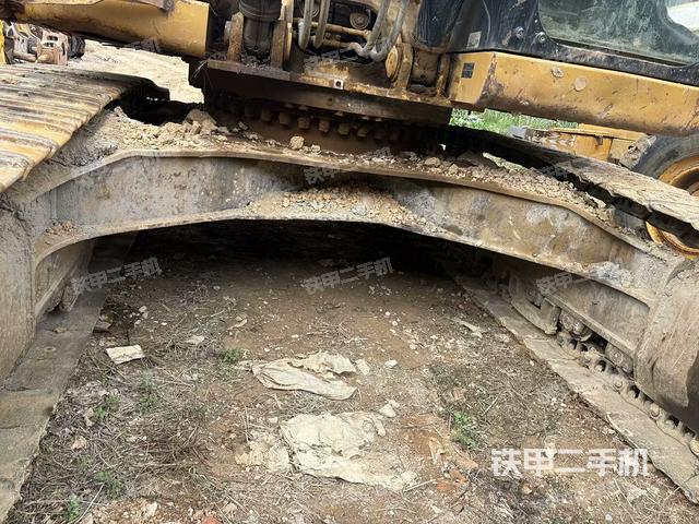 鏟斗右后整體(工作和回轉裝置) 鏟斗右后整體(工作和回轉裝置)