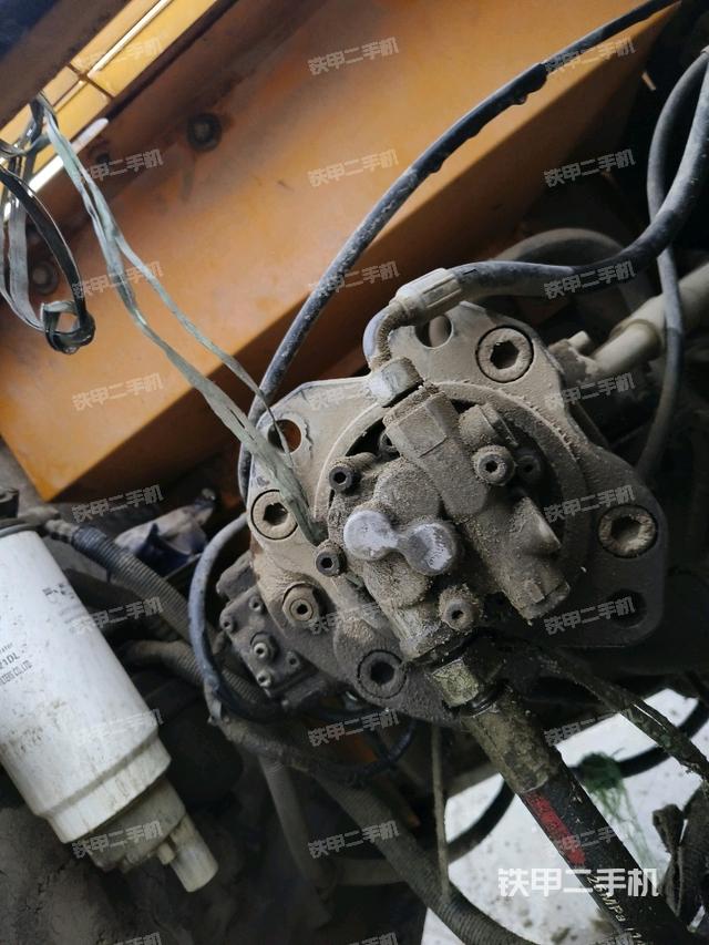 液壓泵斜45?左（大件艙室）