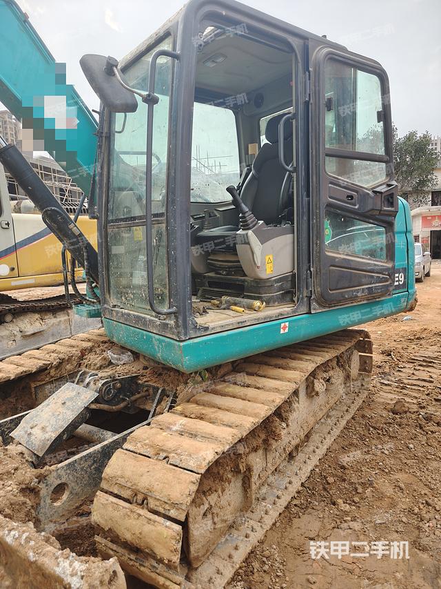 驾驶室整体（整机外观）