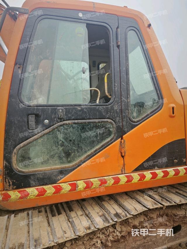 駕駛室正側(cè)（駕駛室部分）